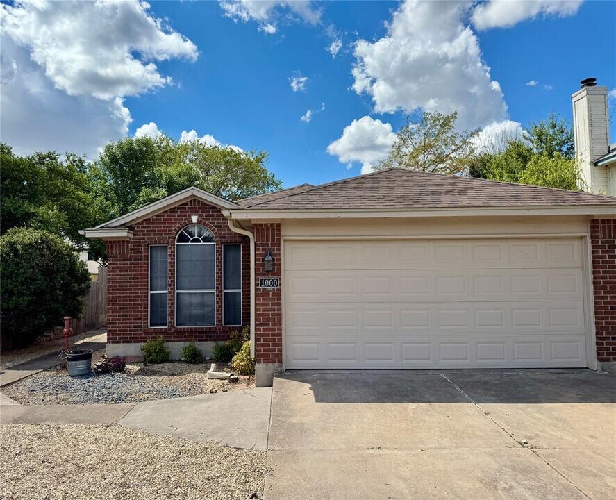 1000 Horseman Cove in Round Rock, TX - Building Photo