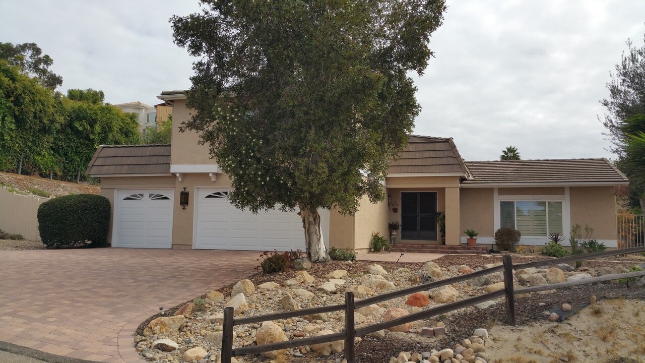 3950 Timrick Ln in Bonita, CA - Building Photo