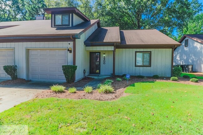 property at 1900 Stephens St