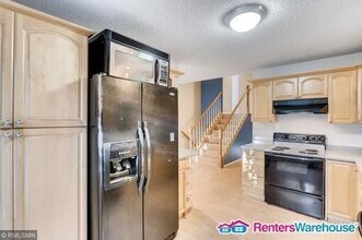 700 Harbor Ln N in Plymouth, MN - Foto de edificio - Building Photo