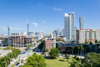 Cite on the Bay West in Miami, FL - Foto de edificio - Building Photo