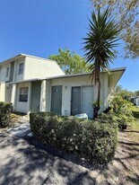 873 Crystal Lake Dr in Pompano Beach, FL - Building Photo