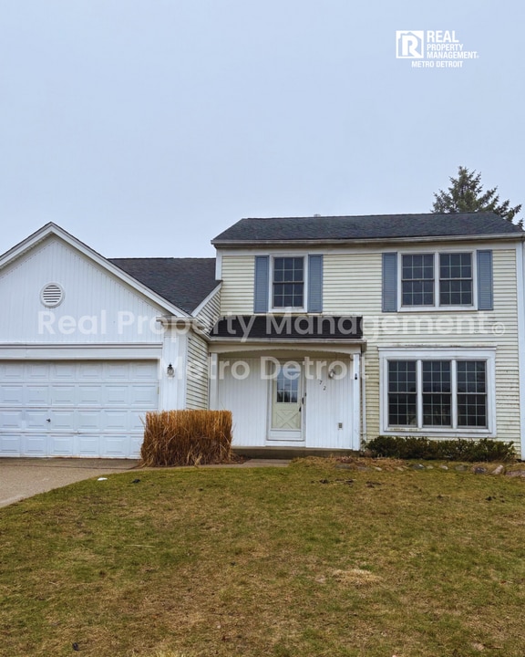 172 Parsons Ln in Rochester Hills, MI - Building Photo