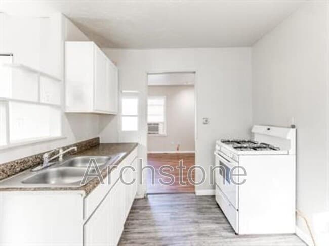 1004 Sandra Dr in Midwest City, OK - Building Photo - Building Photo