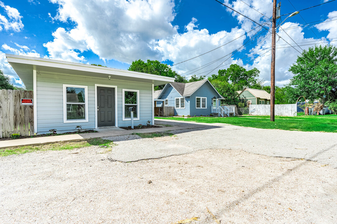 1224 Avenue H in Bay City, TX - Building Photo