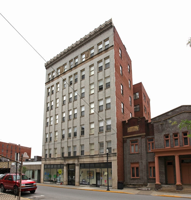 Alice Kennedy Center Apartments in Bluefield, WV - Building Photo - Building Photo