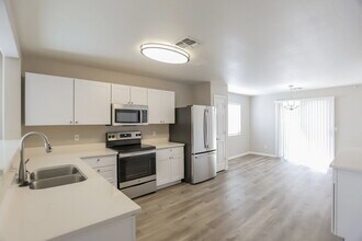 16189 W Hearn Rd in Surprise, AZ - Building Photo - Building Photo