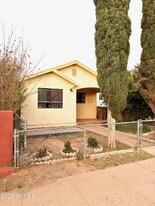 814 E 13th St in Douglas, AZ - Building Photo
