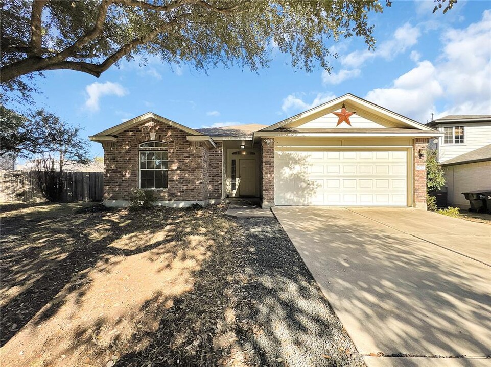 1032 Tudor House Rd in Pflugerville, TX - Building Photo