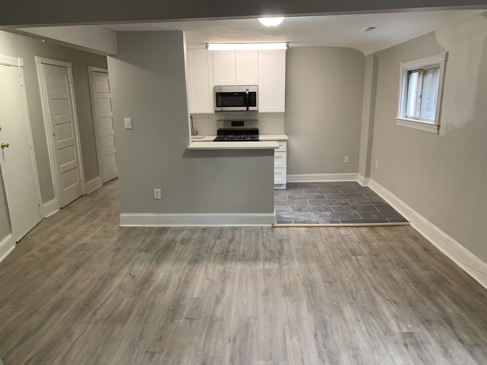 314 W Upsal St, Unit 3rd Floor in Philadelphia, PA - Building Photo