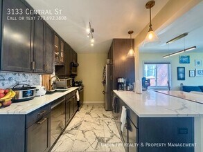 3133 Central St in Evanston, IL - Building Photo - Building Photo