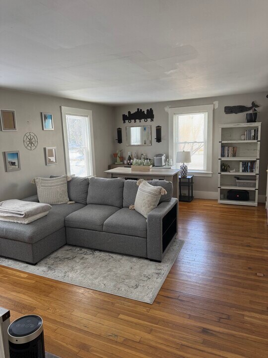 58 Mount Vernon St, Unit 58 Mount Vernon St in Reading, MA - Building Photo