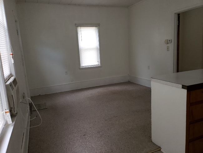 208 Herbert Ave in Carmi, IL - Building Photo - Building Photo