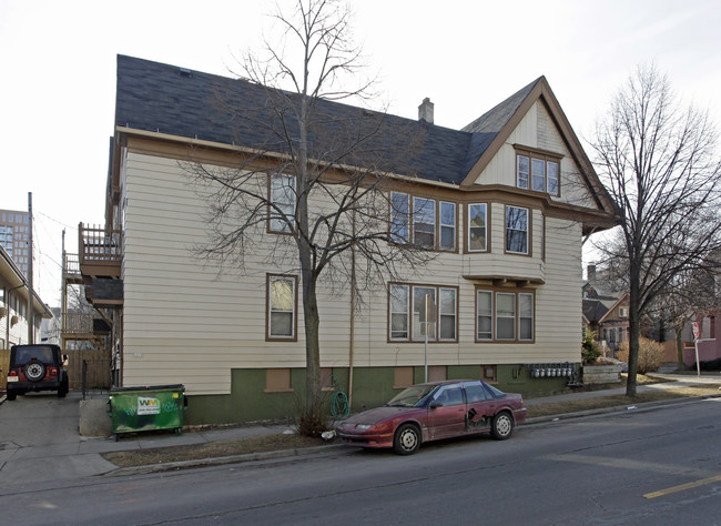 1700-1706 E Lafayette Pl in Milwaukee, WI - Building Photo - Building Photo