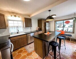 504 E 18th Ave in Stillwater, OK - Building Photo