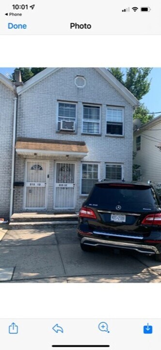215-12 102nd Ave in Queens, NY - Building Photo