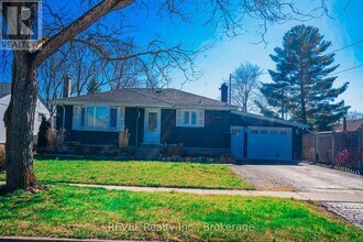 8685 Roosevelt Ave in Niagara Falls, ON - Building Photo - Building Photo