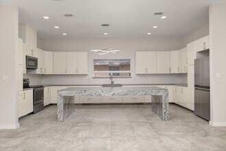 2041 Lake View Dr in Mission, TX - Building Photo - Building Photo