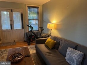 37 N Clinton St in Doylestown, PA - Building Photo - Building Photo