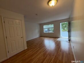 57 Chapel St in Wallingford, CT - Building Photo - Building Photo