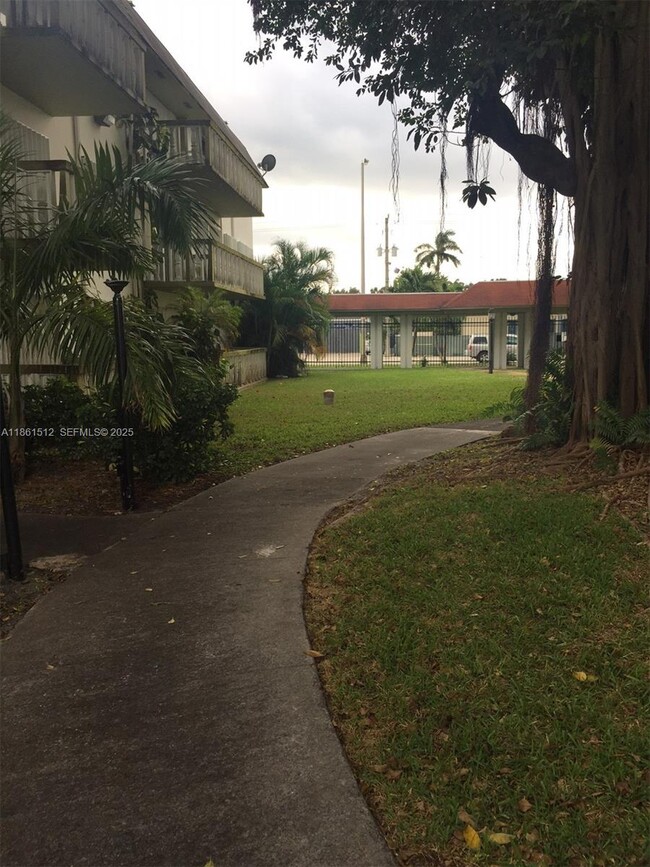 15201 NE 6th Ave in North Miami Beach, FL - Building Photo - Building Photo