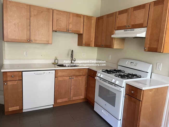 1426 Commonwealth Ave, Unit 1 in Boston, MA - Building Photo - Building Photo