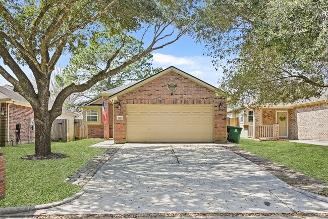 24307 Silver Maple Dr in Huffman, TX - Building Photo - Building Photo