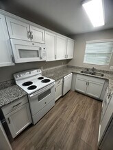 1572 E Pine Lake Cir in Montgomery, TX - Building Photo - Building Photo