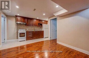 116 Jack Monkman Crescent in Markham, ON - Building Photo