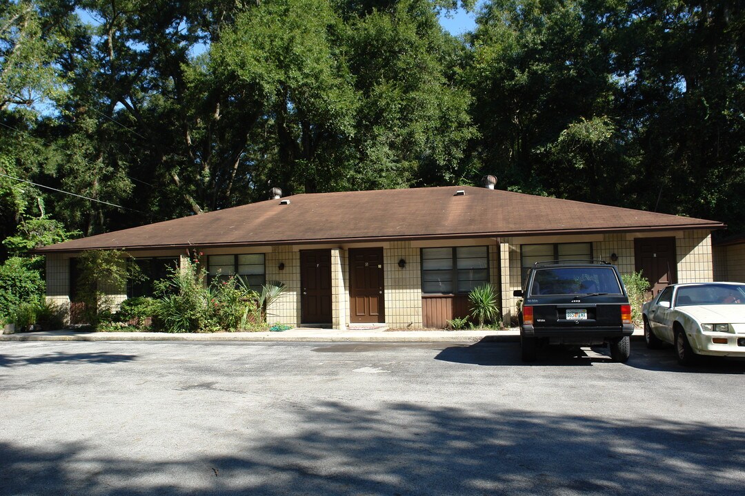 Suburban Apartments in Gainesville, FL - Building Photo