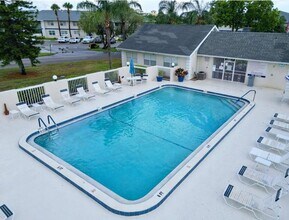 1508 SE Royal Green Cir in Port St. Lucie, FL - Building Photo - Building Photo