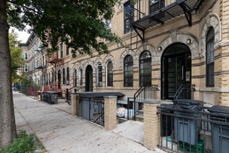 71 Stuyvesant Ave in Brooklyn, NY - Building Photo - Building Photo