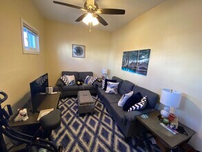 39 Cross St, Unit #1 in Somerville, MA - Building Photo - Building Photo