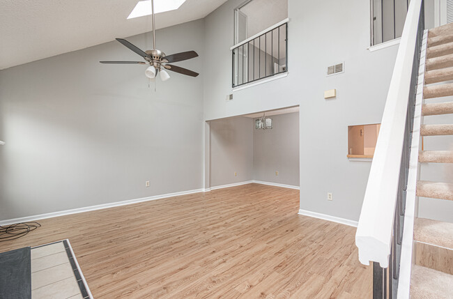 655 Biltmore Dr in Virginia Beach, VA - Building Photo - Building Photo