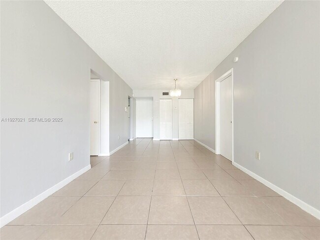 400 NE 18th Ave in Homestead, FL - Building Photo - Building Photo