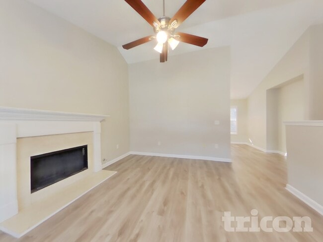 166 Millwheel Dr in Villa Rica, GA - Foto de edificio - Building Photo