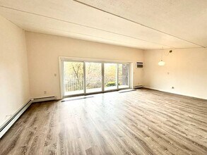 21 Swatling Rd in Latham, NY - Building Photo - Building Photo