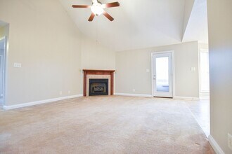 3632 S Jot Dr in Clarksville, TN - Foto de edificio - Building Photo