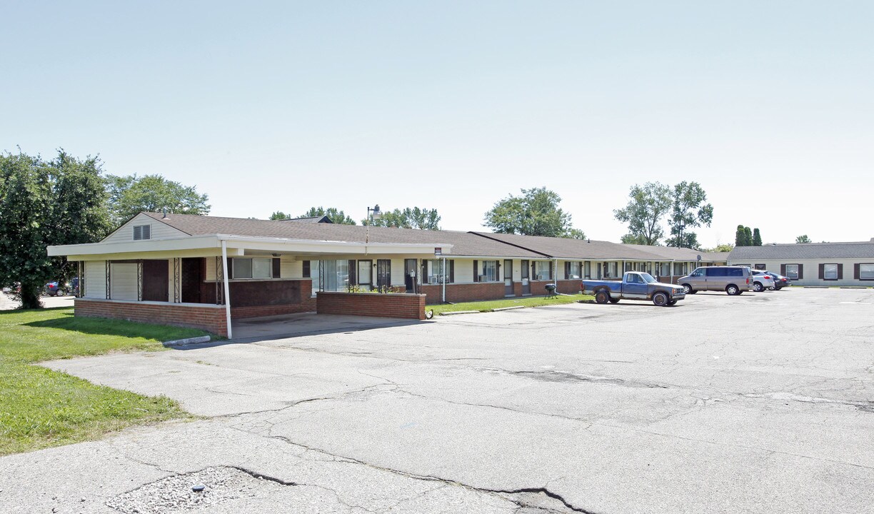 Pine Haven Apartments in New Baltimore, MI - Building Photo