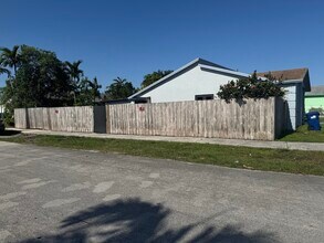 12237 SW 193rd St in Miami, FL - Building Photo - Building Photo