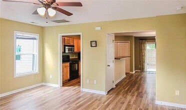 1 Dogwood Ln in Asheville, NC - Foto de edificio - Building Photo