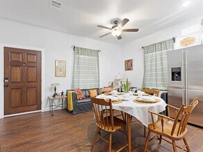 222 N Cliff St in Dallas, TX - Building Photo - Building Photo