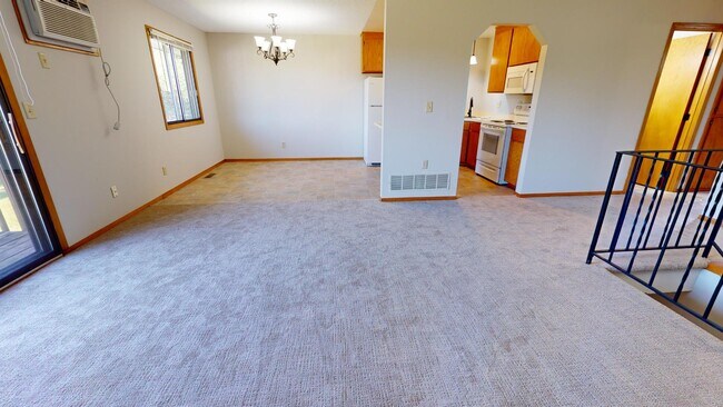 2439 Gall Ave in St. Paul, MN - Building Photo - Building Photo