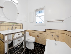 7467 Hollywood Blvd, Unit 5 in Los Angeles, CA - Building Photo - Building Photo