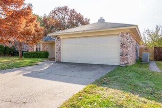 6640 Inwood Dr in Watauga, TX - Building Photo - Building Photo