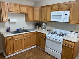 11 West St in Oneonta, NY - Building Photo