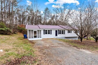 133 Salem Dr, Unit 1004-304 in Mount Airy, NC - Building Photo - Building Photo