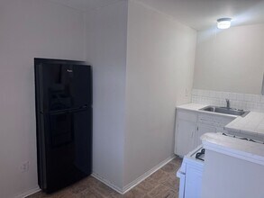 912 S Noland Rd in Independence, MO - Building Photo - Building Photo