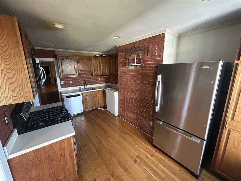 626 E 3rd St, Unit 2 in Boston, MA - Building Photo