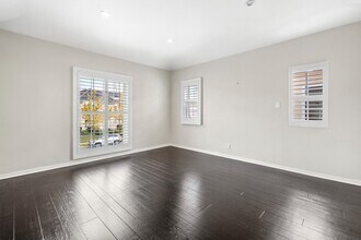 7930 W 4th St, Unit 7930 in Los Angeles, CA - Foto de edificio - Building Photo